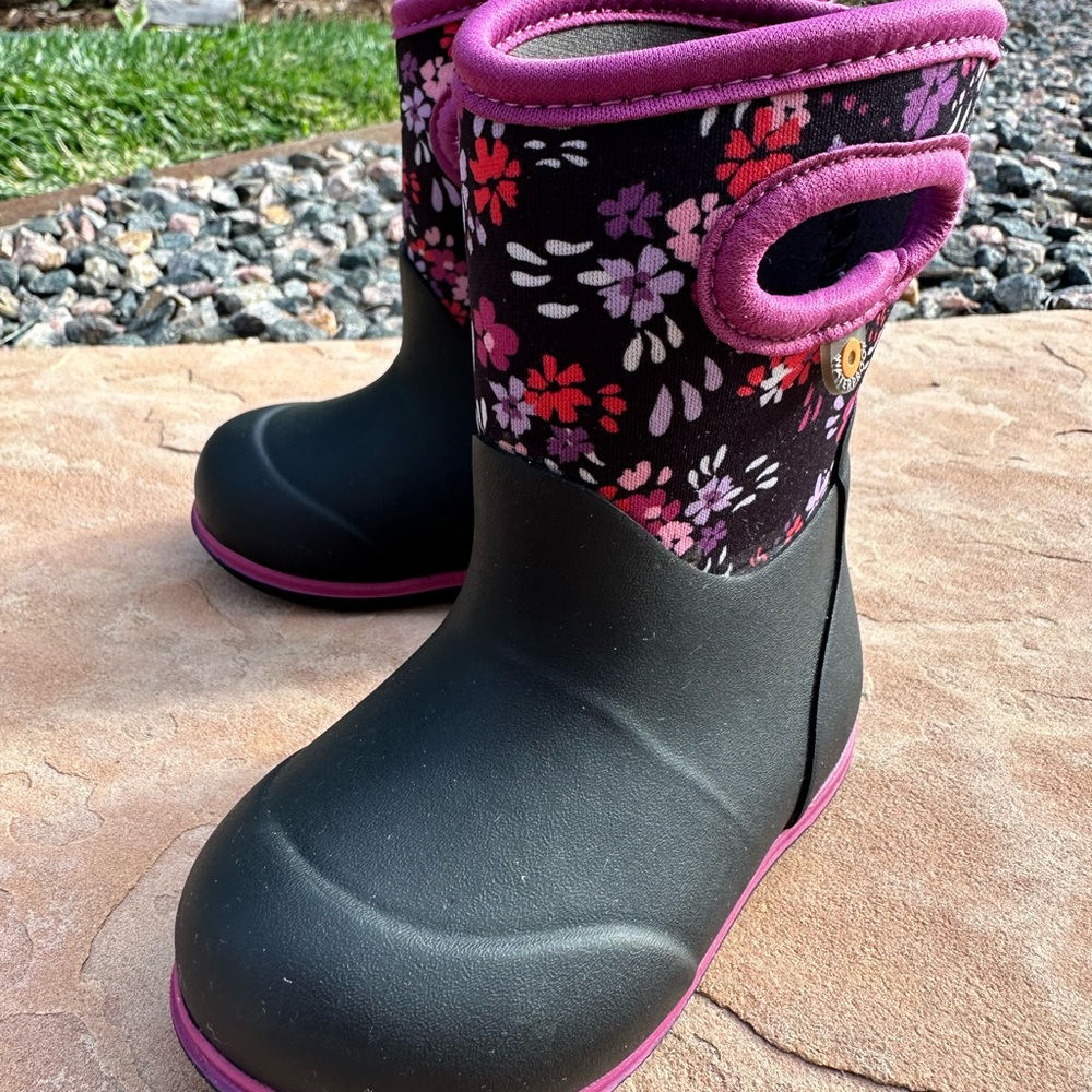 Bogs baby snow / rain Boots with Floral pink design